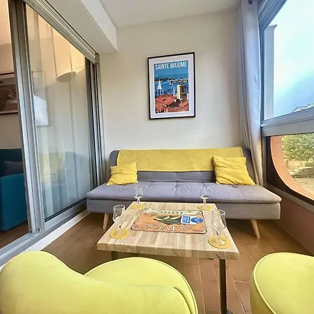 Studio Cabine Renove Avec Climatisation, Loggia, Parking Securise, Proche Plage Et Commodites - Fr-1-226-546