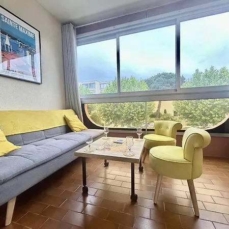 Studio Cabine Renove Avec Climatisation, Loggia, Parking Securise, Proche Plage Et Commodites - Fr-1-226-546 Sainte-Maxime
