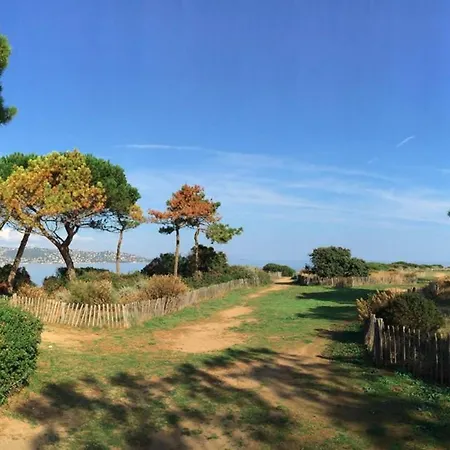 Studio Cabine Renove Avec Climatisation, Loggia, Parking Securise, Proche Plage Et Commodites - Fr-1-226-546 *